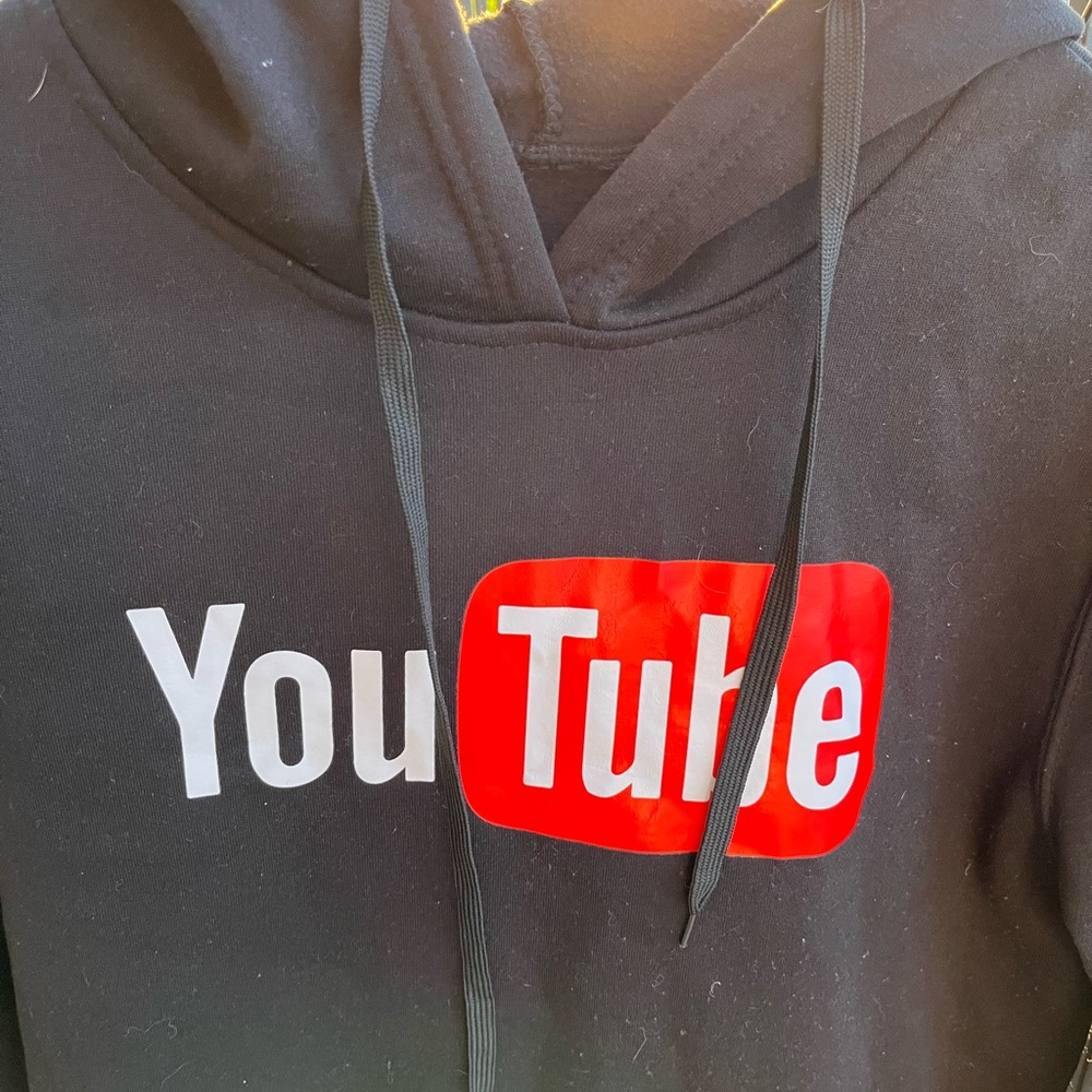 YouTube sweater 🎥
